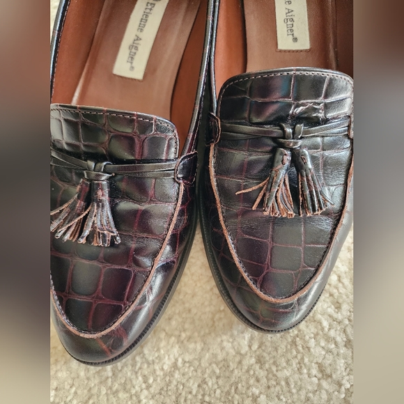 Etienne Aigner Crocodile Embossed Leather Tasseled Loafers Womens Size 9 - Picture 3 of 16